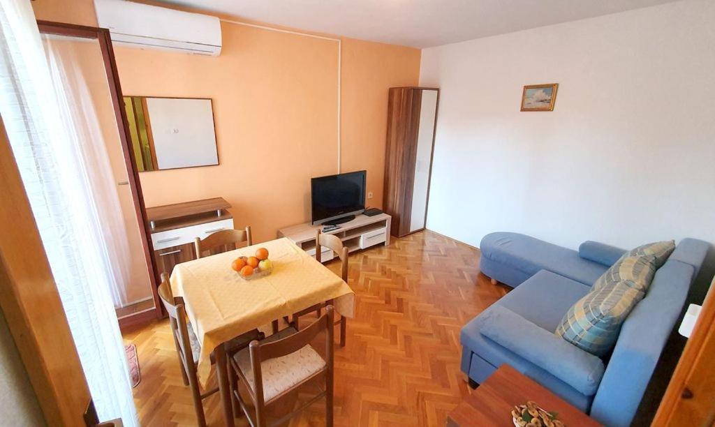 Mirjana F Apartaments Baška Esterno foto