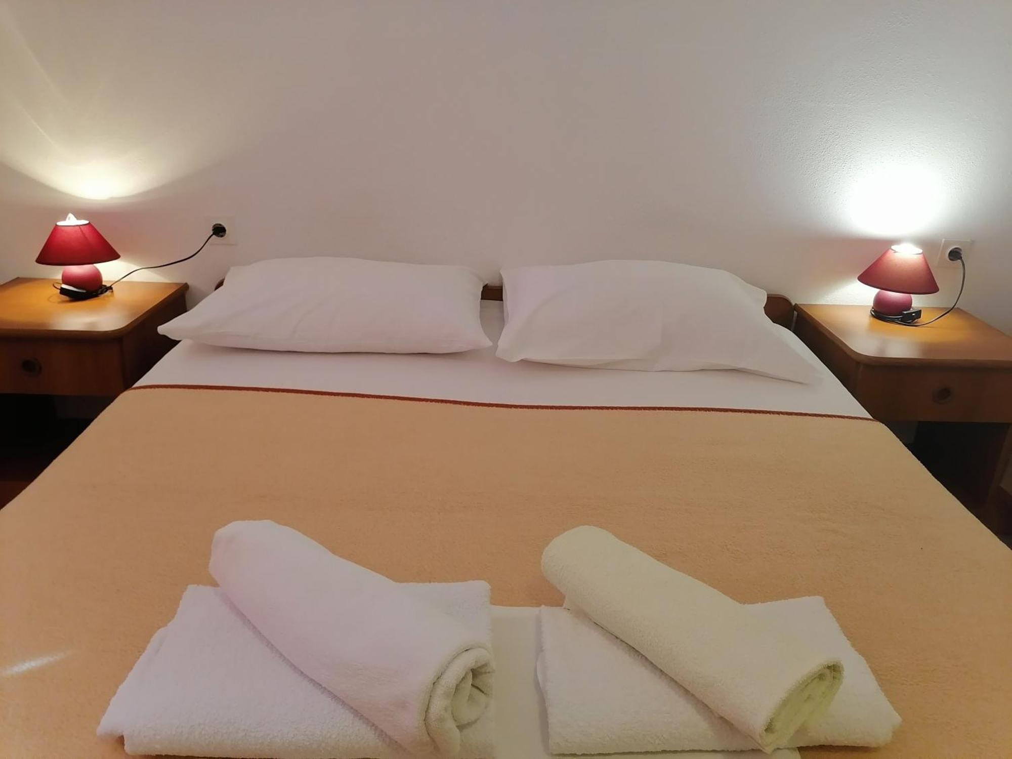 Mirjana F Apartaments Baška Esterno foto