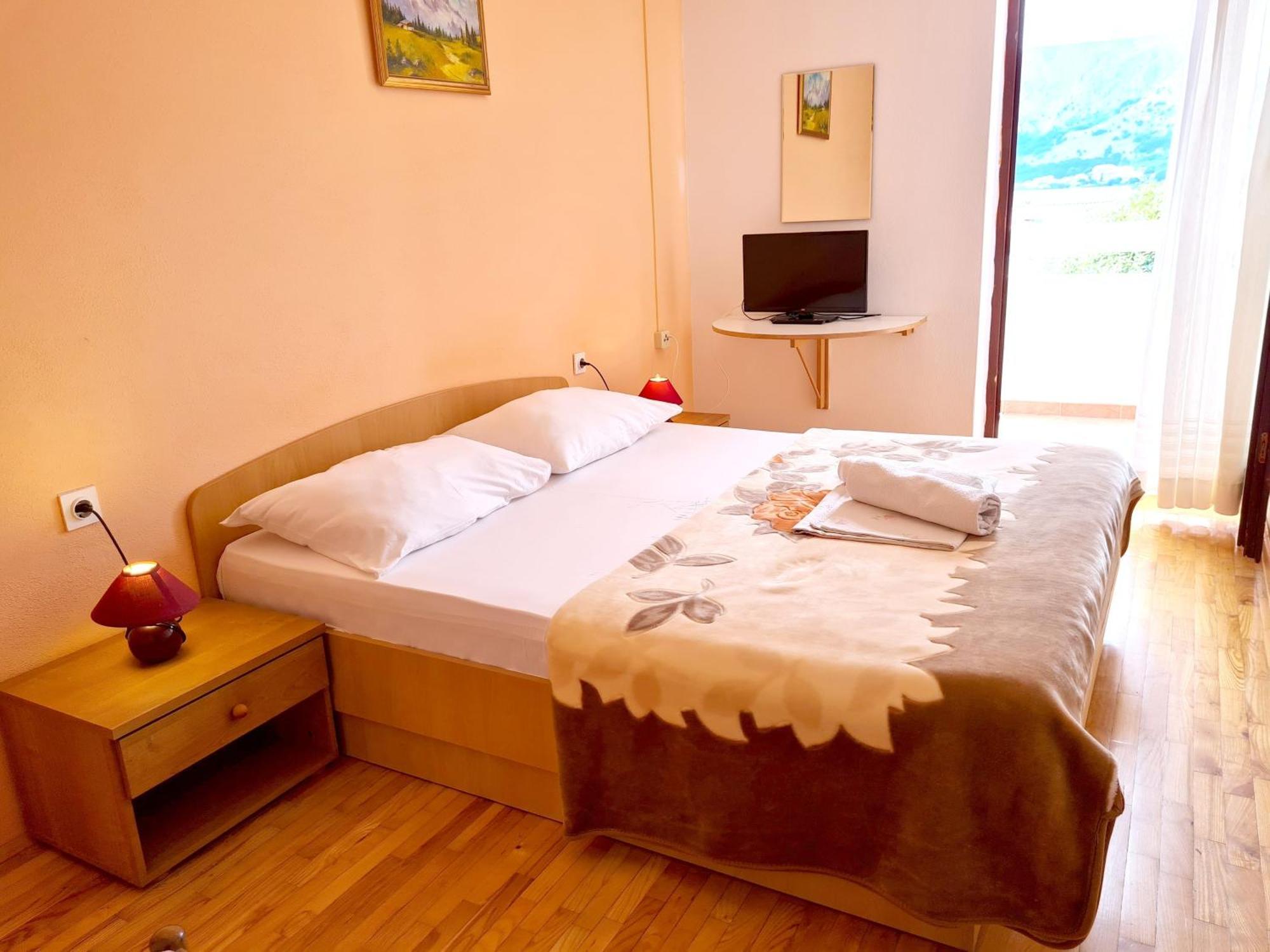 Mirjana F Apartaments Baška Esterno foto